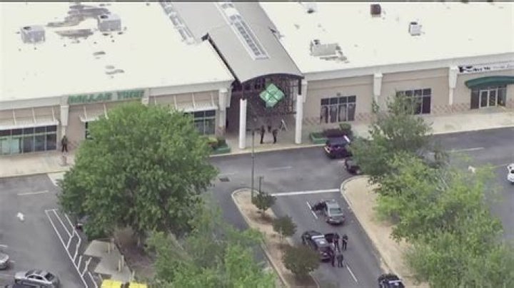 
Greenbriar Mall, Atlanta shooting: Security guard in custody after one person shot 