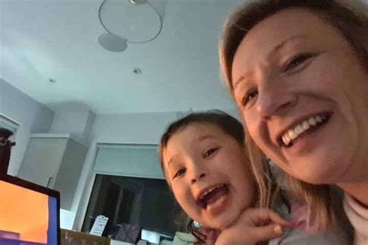 
Head of Prestigious UK School Found Dead on Campus Alongside Husband, 7-Year-Old Daughter 