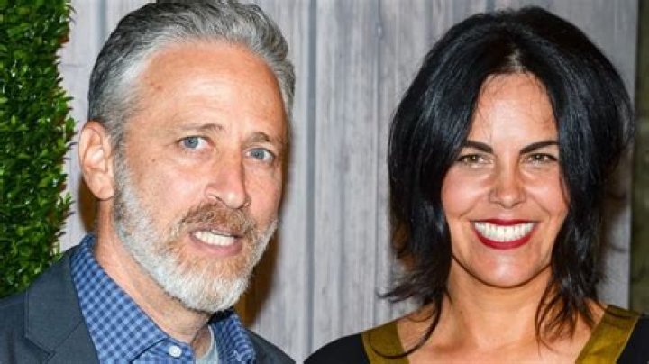 
Here’s The Truth We Know About Jon Stewart’s Wife, Tracey McShane 