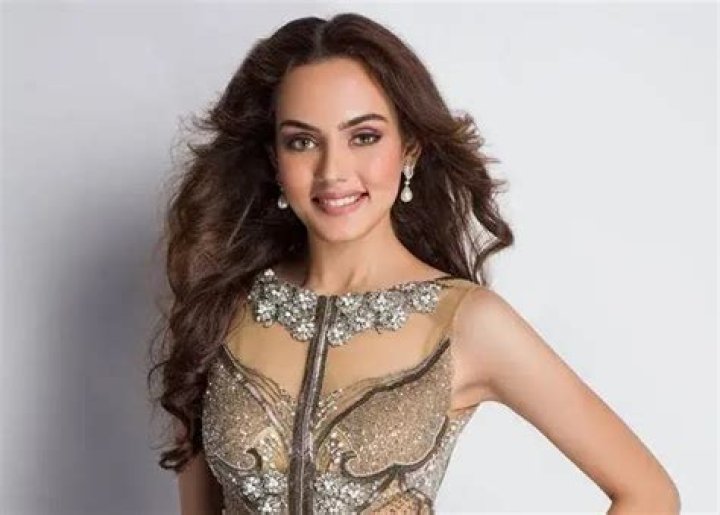 
Himanshi Parashar Height, Weight, Net Worth, Age, Birthday, Wikipedia, Who, Nationality, Biography 