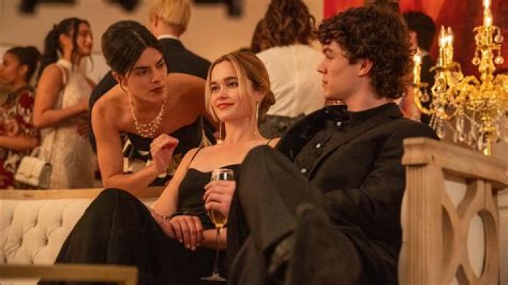 
“I don’t trust her”: Why are Family Karma fans questioning Richa’s intentions in episode 8? 