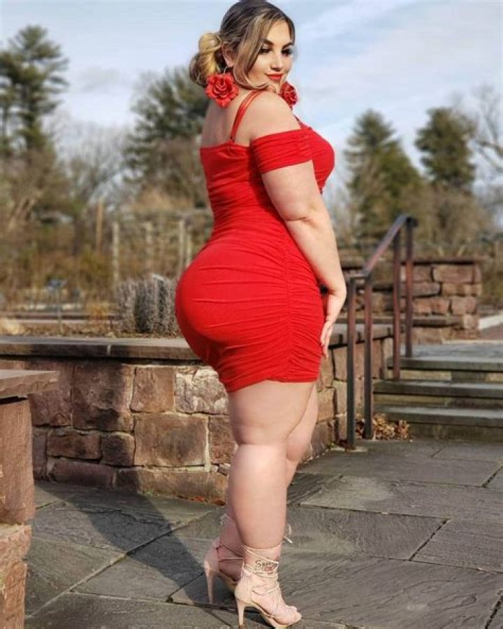 
Iamsexysweets Height, Weight, Net Worth, Age, Birthday, Wikipedia, Who, Nationality, Biography 