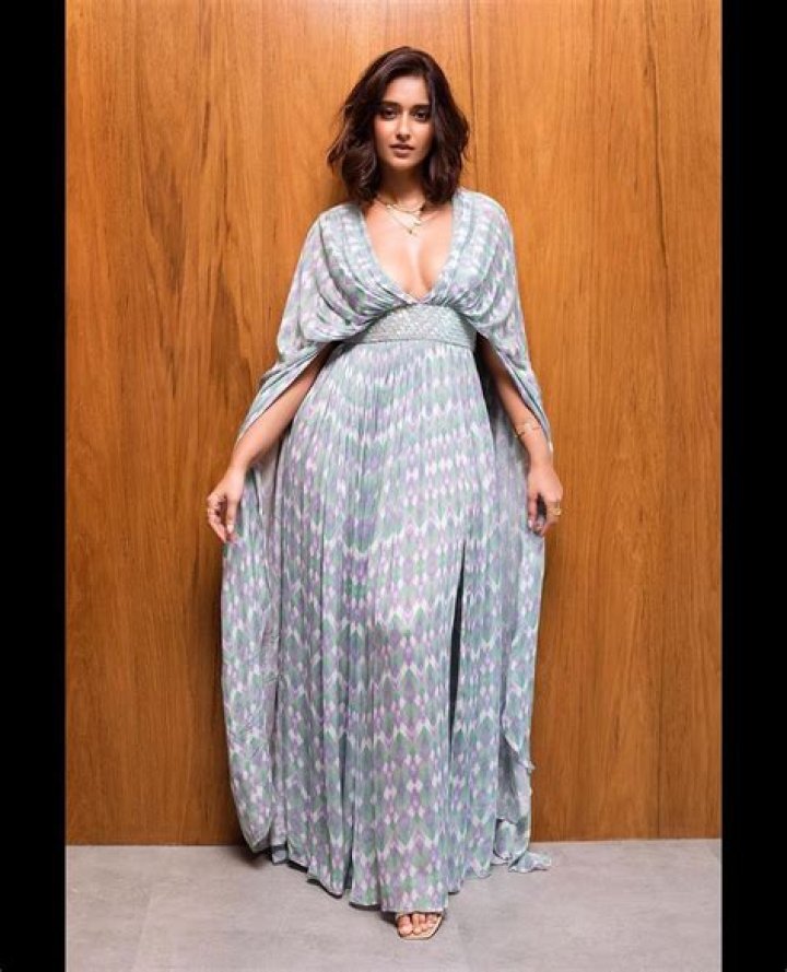 Ileana D’Cruz Height, Weight, Net Worth, Age, Birthday, Wikipedia, Who, Instagram, Biography