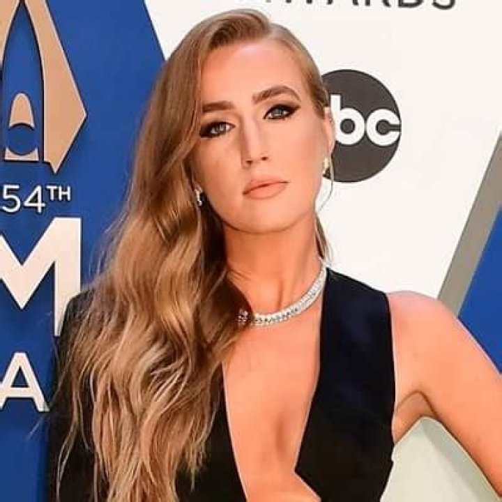 Ingrid Andress Height, Age, Boyfriend, Biography, Wiki, Net Worth