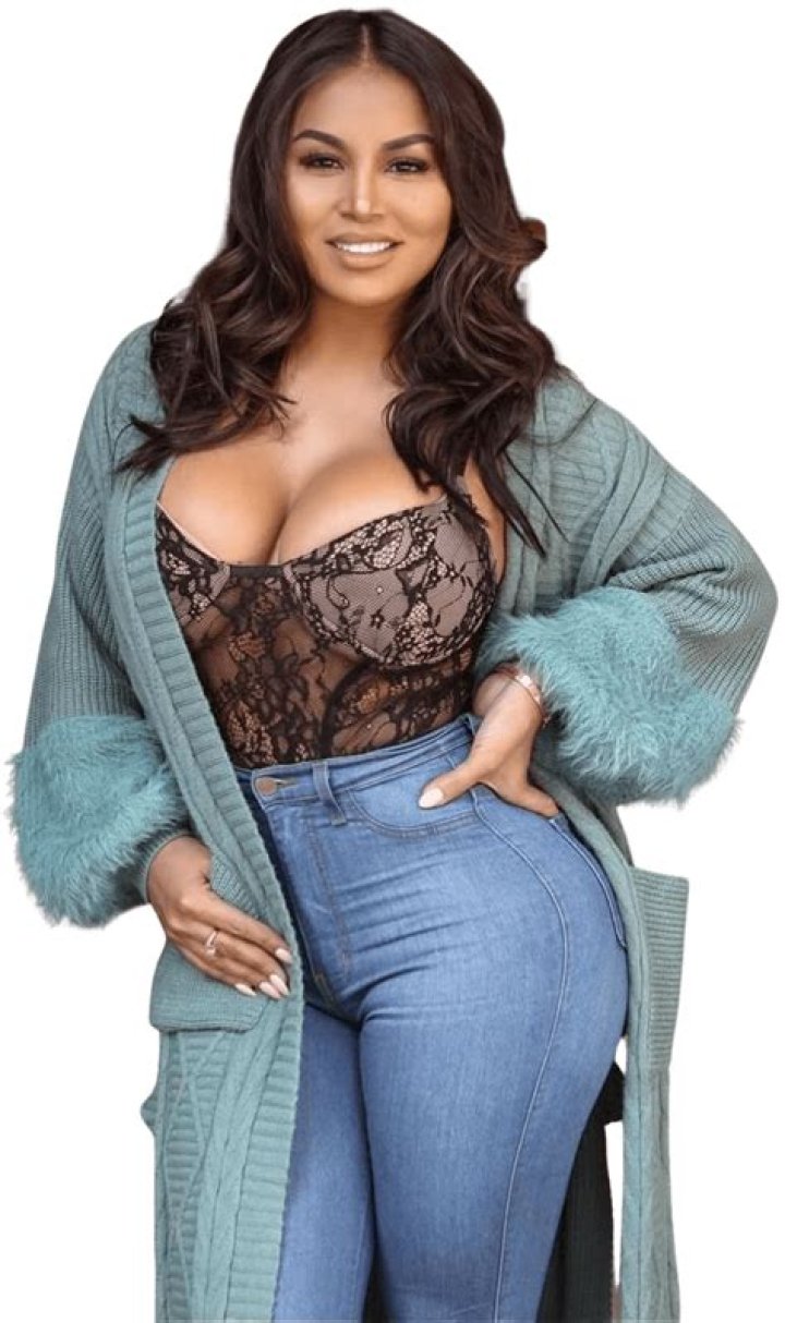 
Inside The Life of Dolly Castro and Her Rise To Stardom 