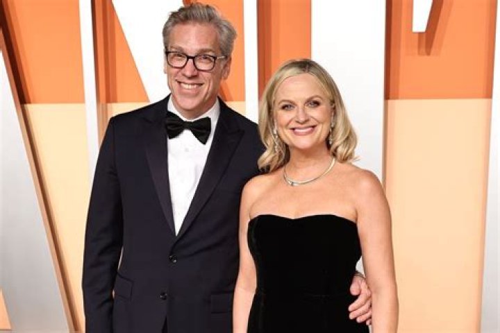 Is Amy Poehler Gay? Age, Height, Net Worth