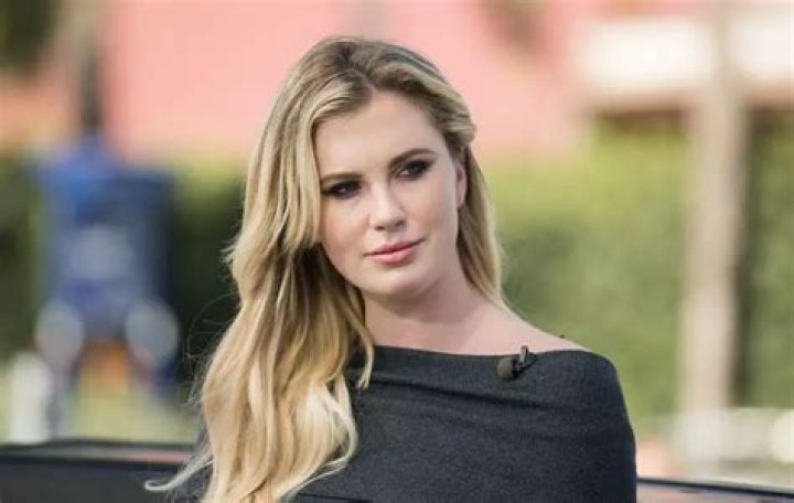 
Is Ireland Baldwin Gay? Age, Height, Net Worth 