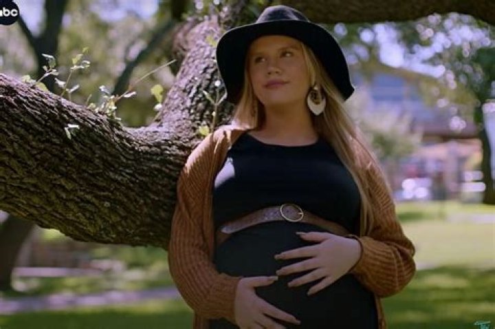 
Is Kelsie Dolin Pregnant? American Idol Contestant Gives Hint To Pregnancy On Her Instagram 