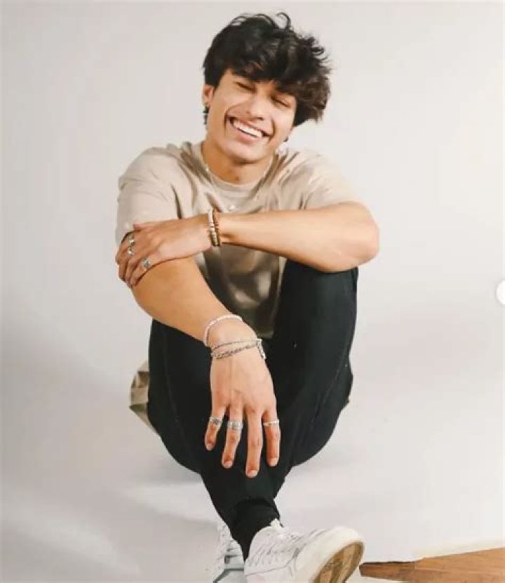 
Is Kio Cyr Married? His Bio, Age, Girlfriend, Family and Net worth 