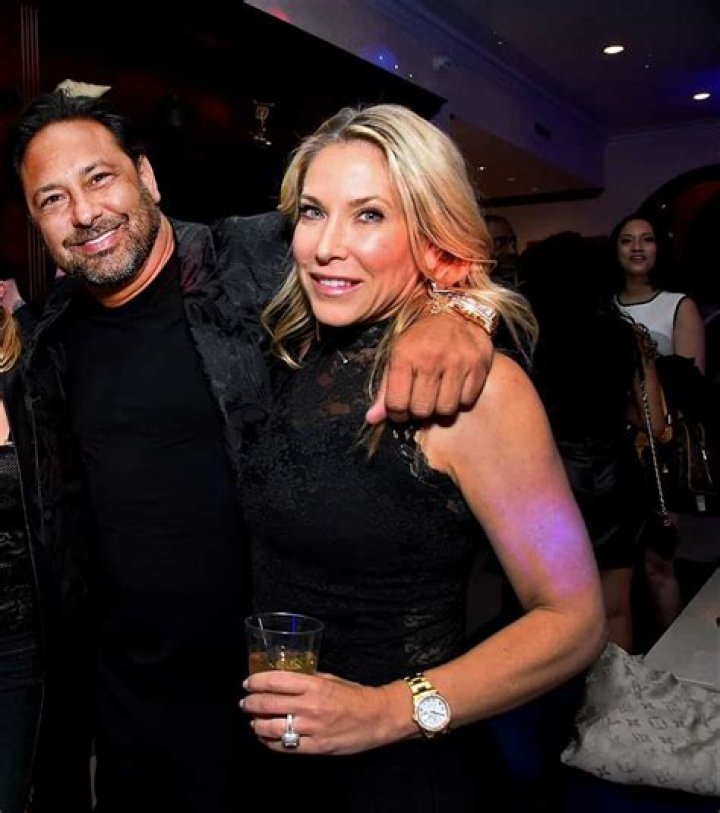 
Is Nile Niami Married to New Wife? Or Dating a Girlfriend? Kids. 