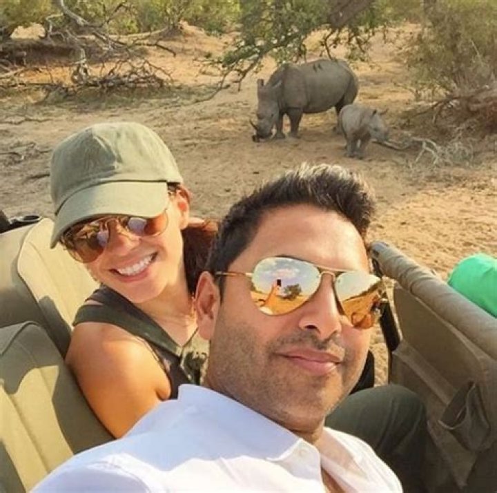 Is Rohan Oza Married to a Wife? Or Dating a Girlfriend? Dating Rumors.