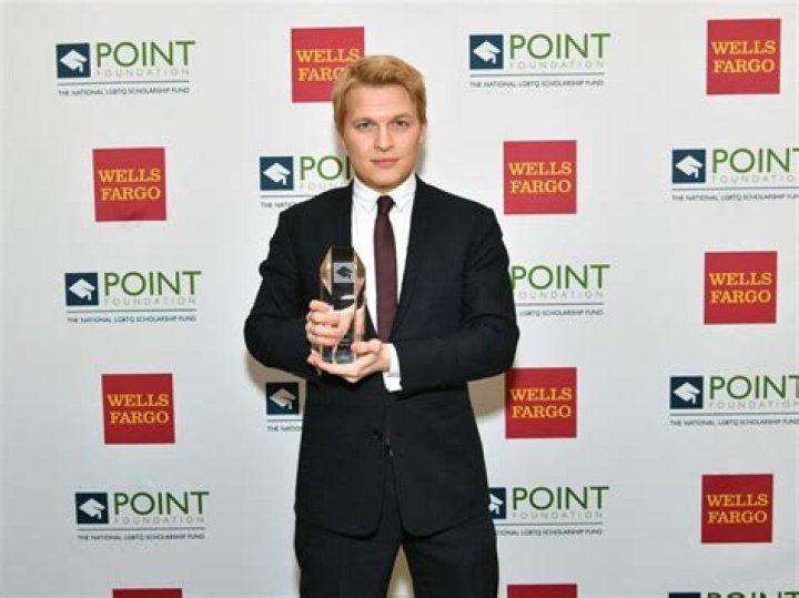 
Is Ronan Farrow Gay? Is He Married? Who His Partner! 