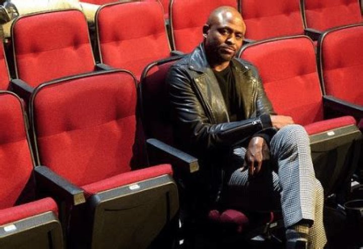 
Is Wayne Brady Gay Or Bi? Why Is His Sexuality Doubtful? 