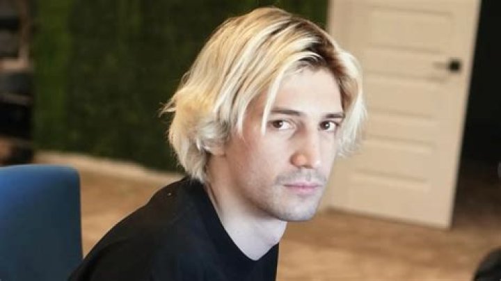 
Is Xqc Gay? Age, Height, Net Worth 