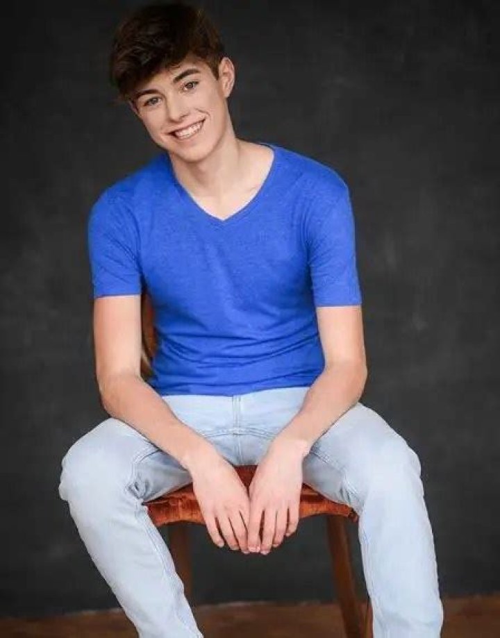 
Jeremy Hutchins Height, Weight, Net Worth, Age, Birthday, Wikipedia, Who, Nationality, Biography 