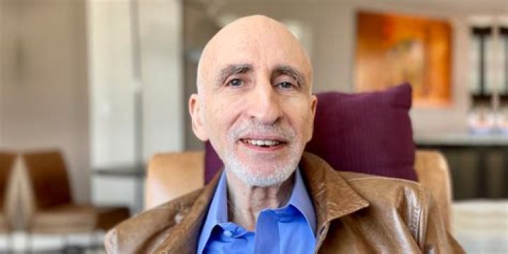 Jonah Hill Directs His Millionaire Psychiatrist Phil Stutz For A Netflix Documentary