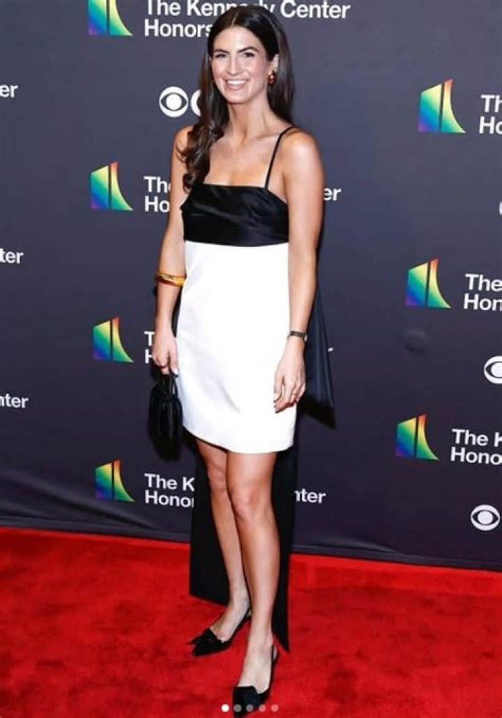 
Julianne Collins Height, Weight, Net Worth, Age, Birthday, Wikipedia, Who, Instagram, Biography 