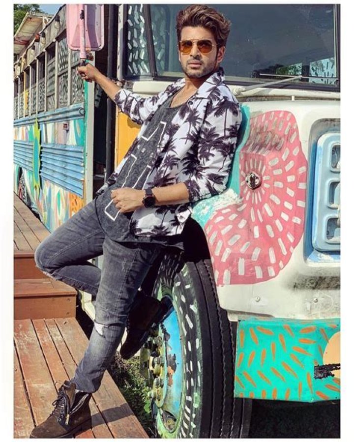 Karan Kundra Height, Weight, Net Worth, Age, Birthday, Wikipedia, Who, Instagram, Biography
