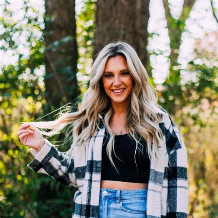 
Kari Boetcher Height, Weight, Net Worth, Age, Birthday, Wikipedia, Who, Nationality, Biography 