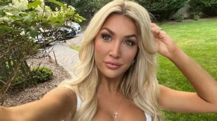 
Kate Cassidy Height, Weight, Net Worth, Age, Birthday, Wikipedia, Who, Nationality, Biography 