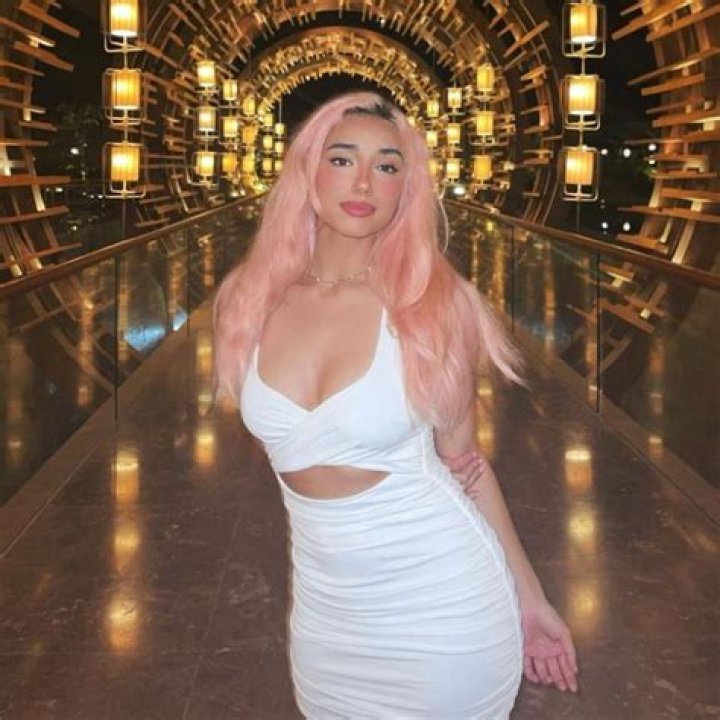 
Kathleen Hixon Height, Weight, Net Worth, Age, Birthday, Wikipedia, Who, Nationality, Biography 