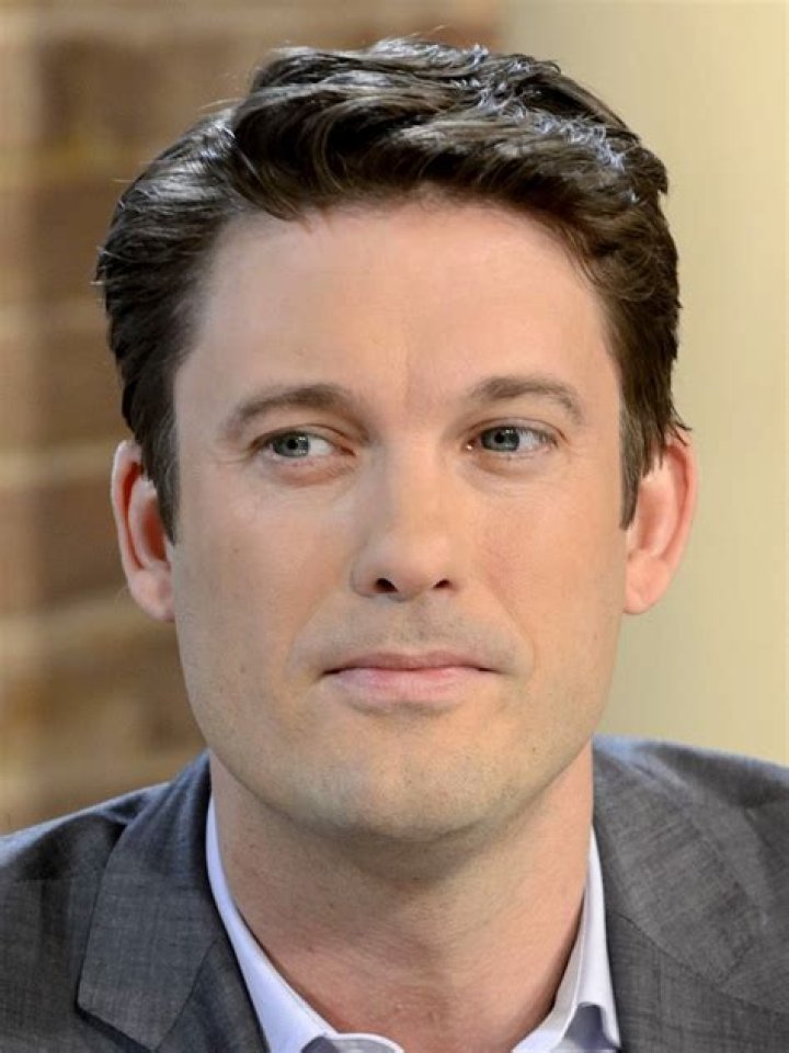 Keir Simmons Height, Weight, Net Worth, Age, Birthday, Wikipedia, Who, Nationality, Biography