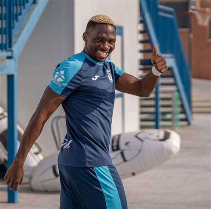 
Kenneth Omeruo Height, Weight, Net Worth, Age, Birthday, Wikipedia, Who, Nationality, Biography 