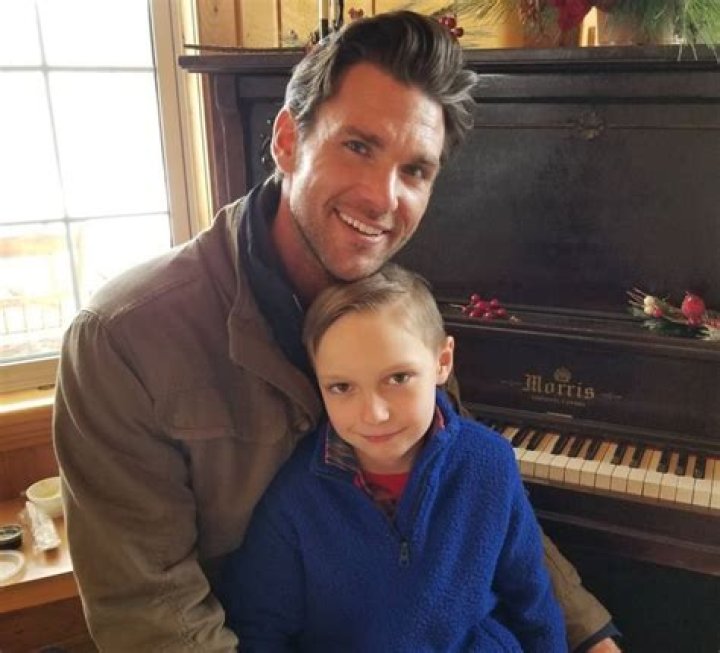 Kevin McGarry Wiki, age, height, wife, net worth. Is he married?