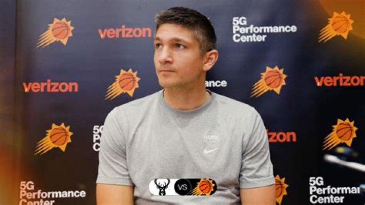 
Lavoy Allen Height, Weight, Net Worth, Age, Birthday, Wikipedia, Who, Nationality, Biography 