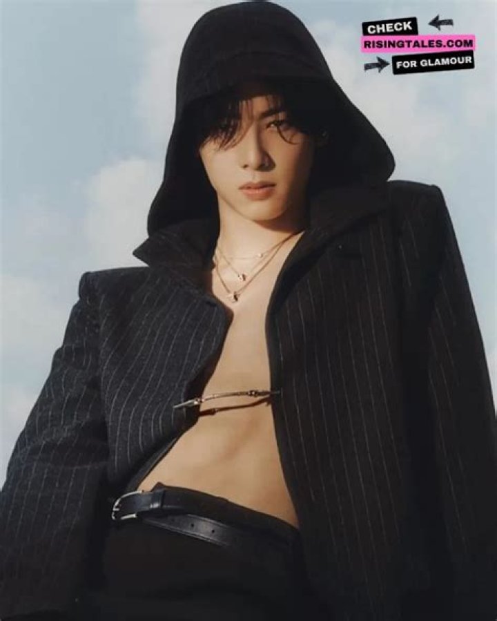 
Lee Si-Woo Height, Weight, Net Worth, Age, Birthday, Wikipedia, Who, Nationality, Biography 