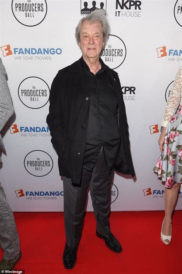 
Legendary Canadian Actor Gordon Pinsent Dies at 92 