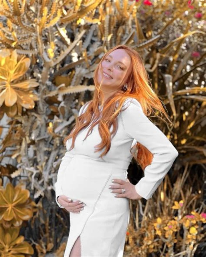 
Lindsay Lohan pregnant with first child 