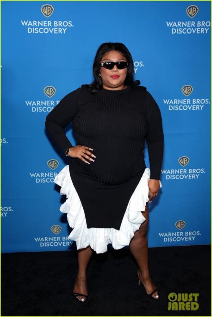 
Lizzo Announces $500K Donation To Planned Parenthood: ‘The Most Important Thing Is Action & Loud Voices’ 