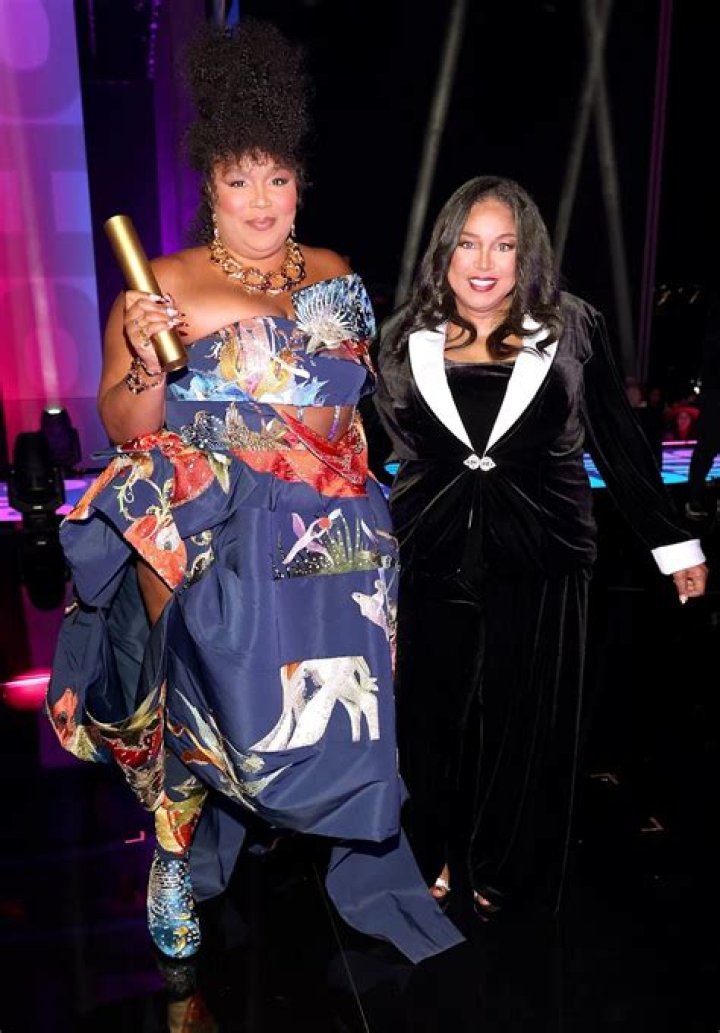 
Lizzo Goes Regal in Vibrant Embroidered Gown at People’s Choice Awards: ‘Fit for a McQueen’ 