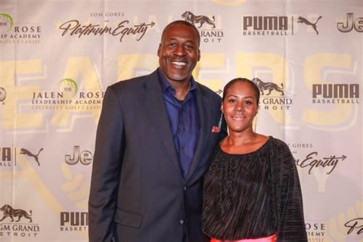 Lomas Brown Height, Weight, Net Worth, Age, Birthday, Wikipedia, Who, Instagram, Biography