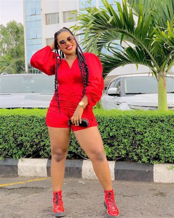 
“Made For Love” Actress Hannah Cyril Says As She Shows Off Her Outfit To An Event 