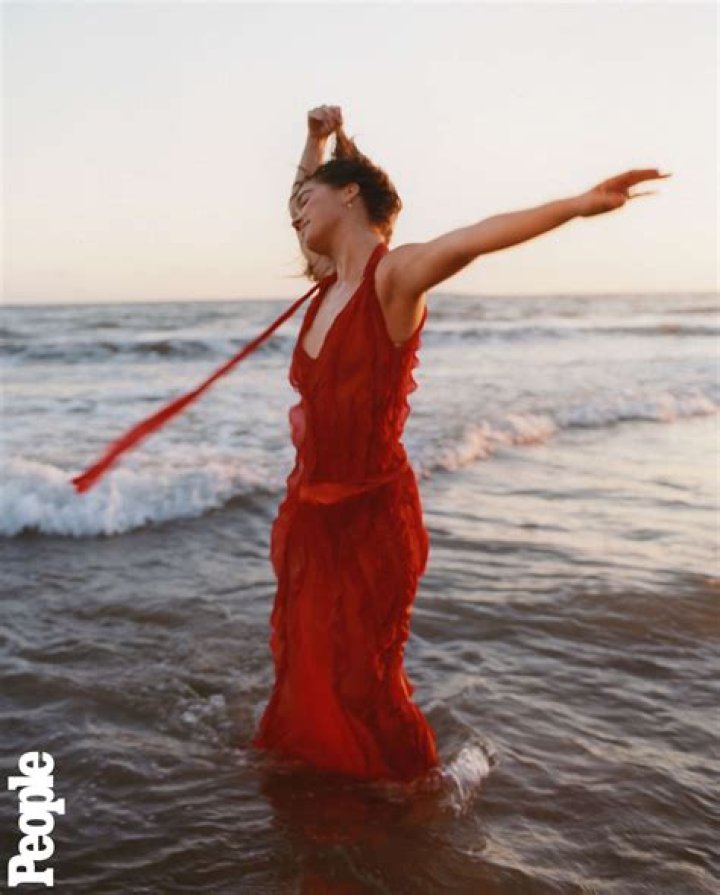 
Maisie Richardson | Lesbian Or Queer 