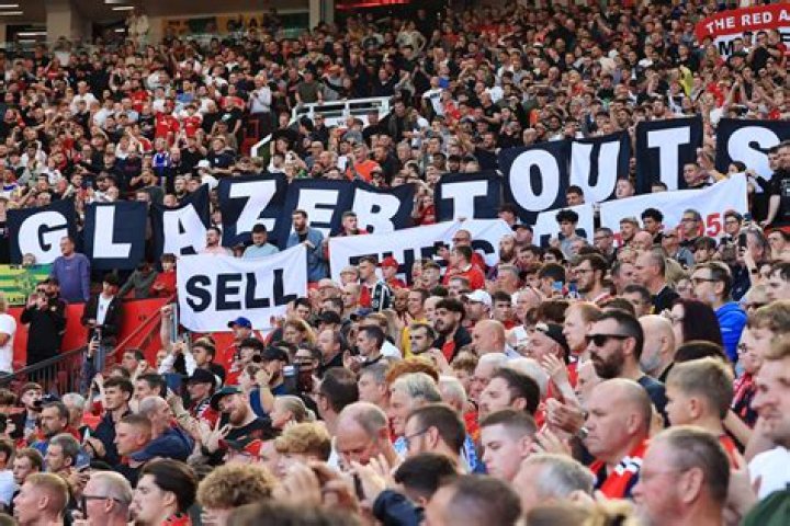 
Man Utd Close Megastore Due To Anti-Glazer Protests 
