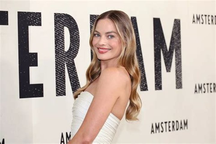 
Margot Robbie Was ‘Horrified’ She ‘Didn’t Know the Definition of Sexual Harassment’ Before ‘Bombshell’ 