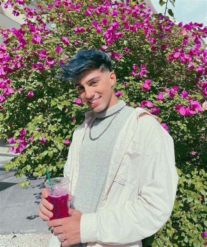 
Mateo Sarc Height, Weight, Net Worth, Age, Birthday, Wikipedia, Who, Nationality, Biography 