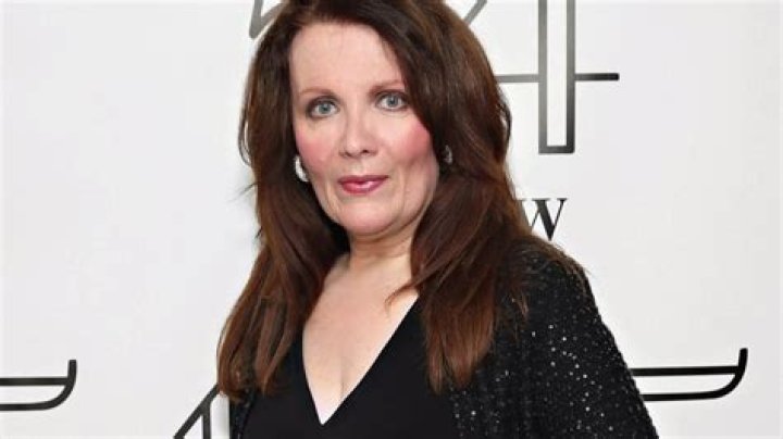 
Maureen McGovern Shares Posterior Cortical Atrophy Diagnosis, Reveals She Has Alzheimer’s Symptoms 