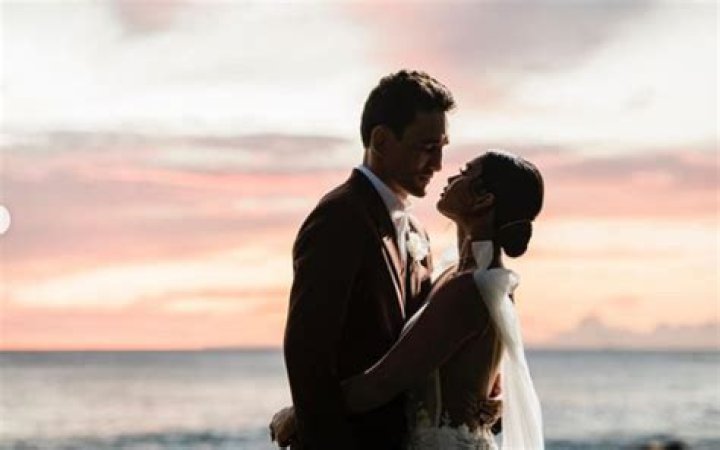 
Max Holloway is married to wife Alessa Quizon since 2022 