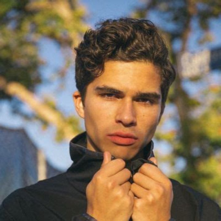 
Meet Alex Aiono Parents, Martin Aiono And Heather Lee Aiono | Family & Net Worth 