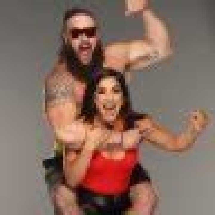 Meet Braun Strowman Girlfriend/Wife Raquel Gonzalez