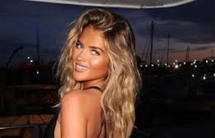 
Mia Woodhall: Inside The Personal Life of the British Model 