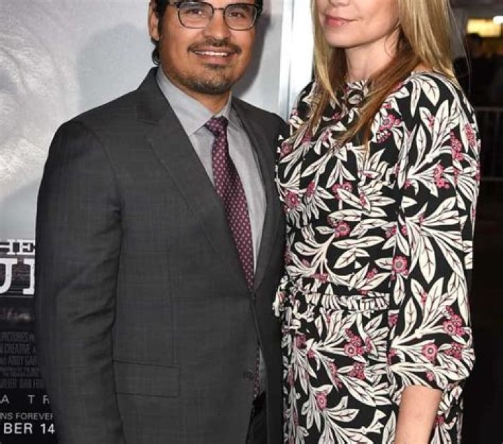 
Michael Peña is Married to Wife: Brie Shaffer 