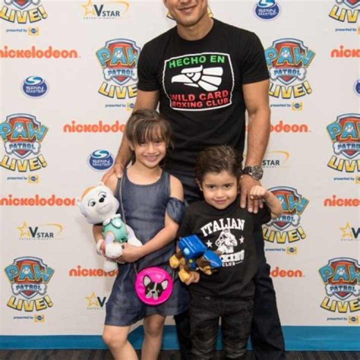 
Michael Peña’s Kids 