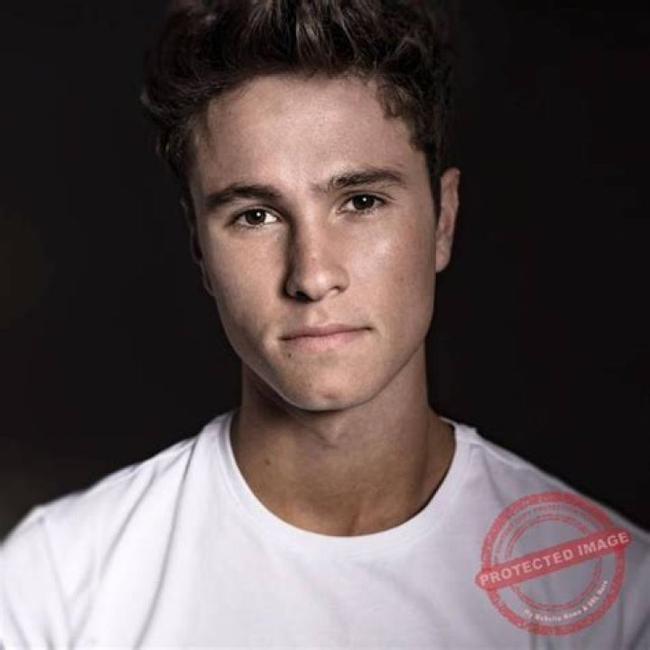 Michael Ronda Height, Weight, Net Worth, Age, Wiki, Who, Instagram, Biography