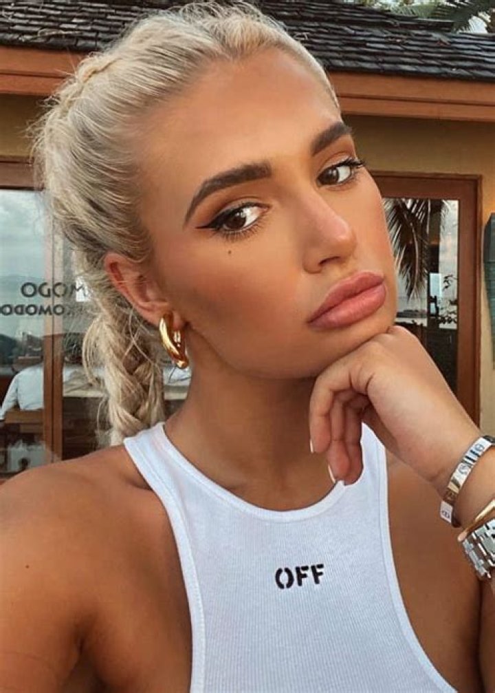 Molly-Mae Hague Height, Weight, Net Worth, Age, Birthday, Wikipedia, Who, Instagram, Biography