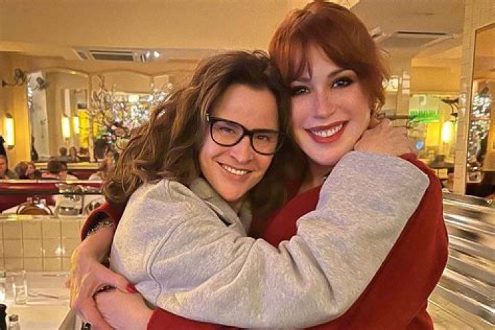 
Molly Ringwald Reunites with ‘The Breakfast Club’ Costar Ally Sheedy: ‘My Psychic Sister’ 